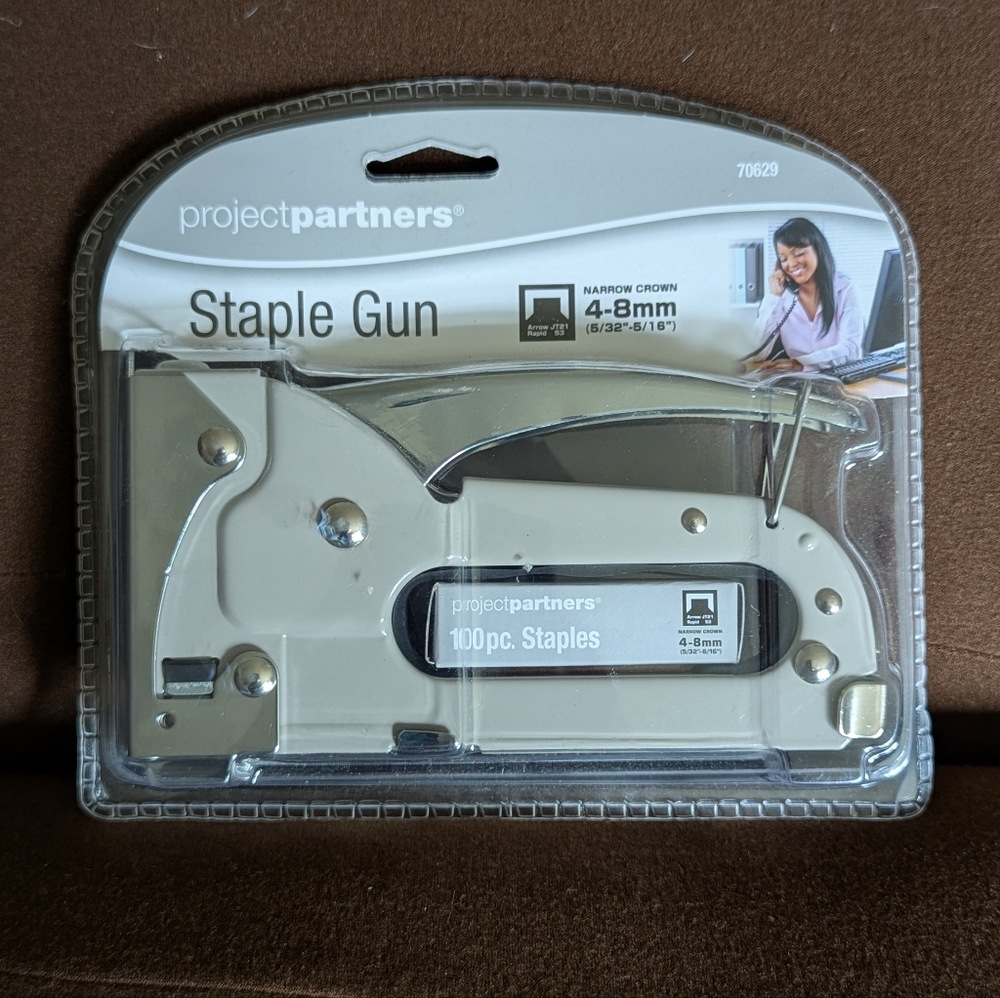 Brand New ProjectPartners Silver Staple Gun With Narrow Crown 4-8mm With Staples